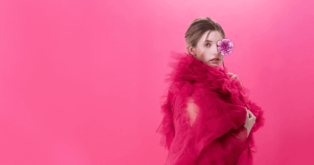 Fashion photography trends in 2025 for e-commerce: let your creativity run wild mobile banner