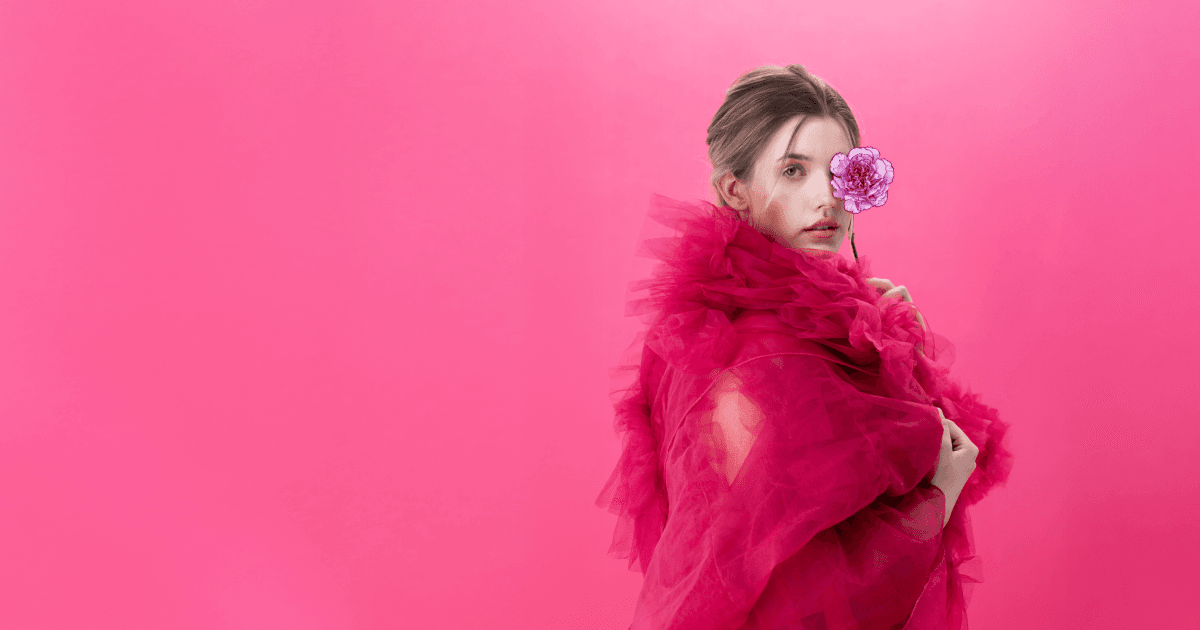 Fashion photography trends in 2025 for e-commerce: let your creativity run wild mobile banner