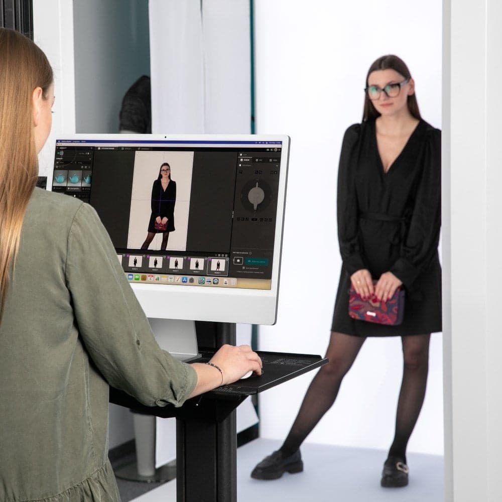 Fotografia Live View modelki fashion dla e-commerce