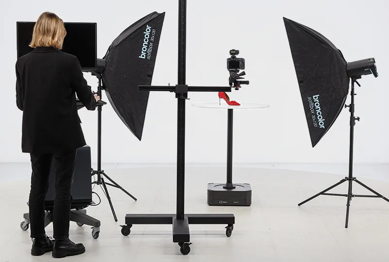 Platforma obrotowa Orbitvu zintegrowana ze studiem fotograficznym