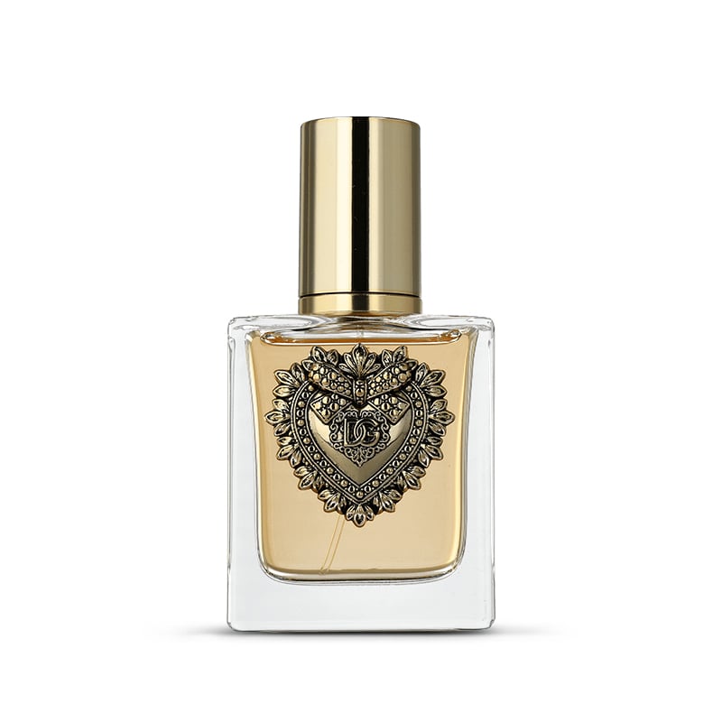 Devotion-Dolce&Gabbana-packshot-alphashot-pro-g2-orbitvu-perfume-bottle-AI-generated-background-article-side-by-side